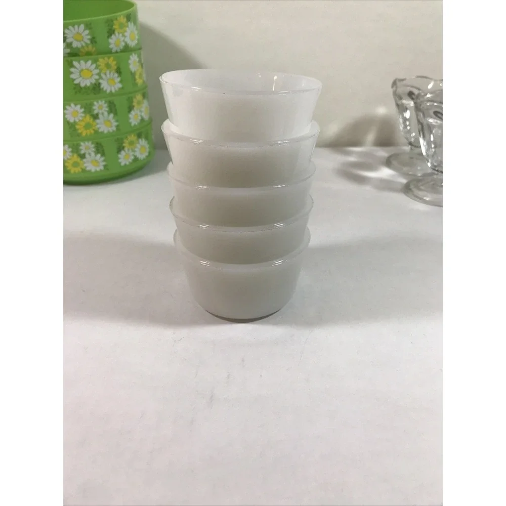 Glasbake Milk Glass Set 5 Prep Bowls‎ Berry